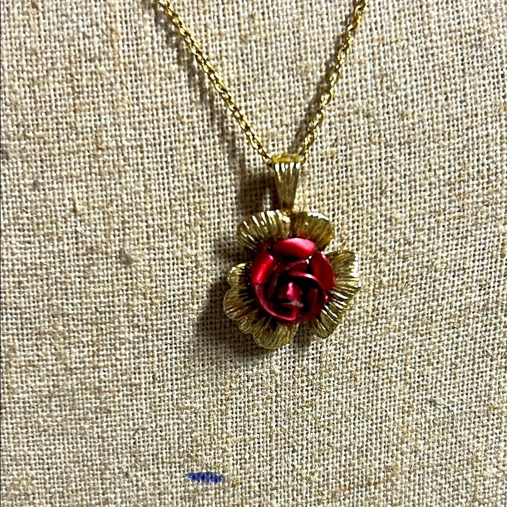 Gold and Red Rose Pendant‎ Necklace